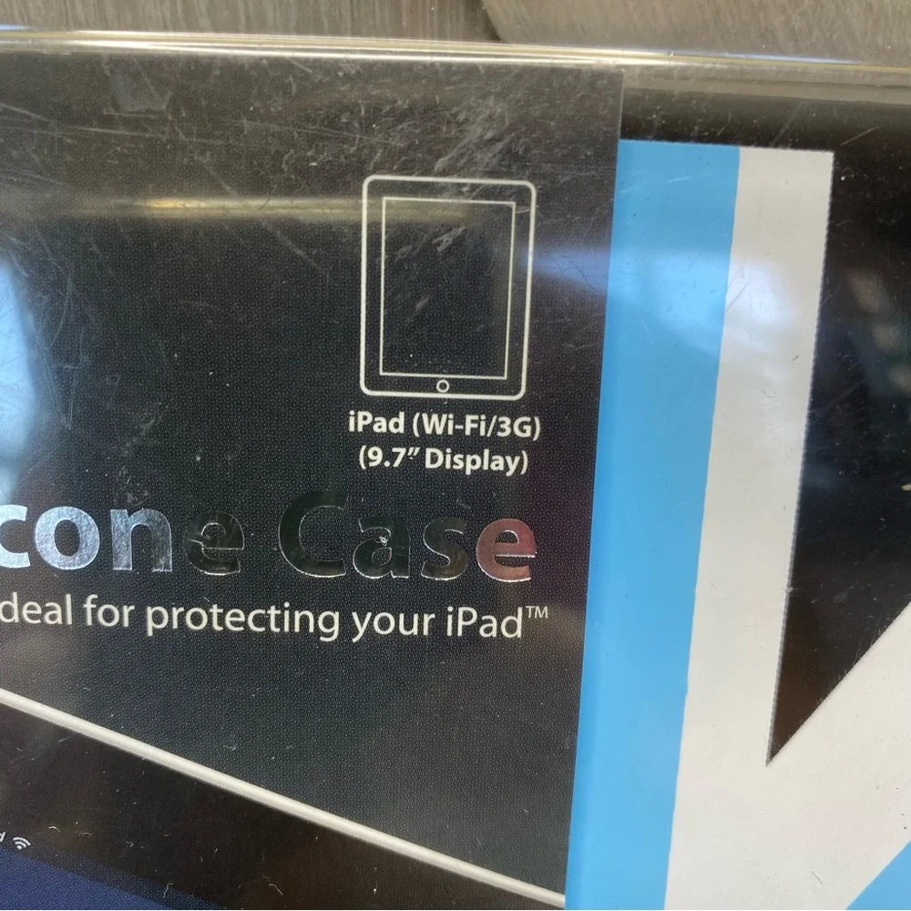 MERKURY IPAD SILICONE CASE - BLUE/BLACK/WHITE - NEW IN PACKAGE!